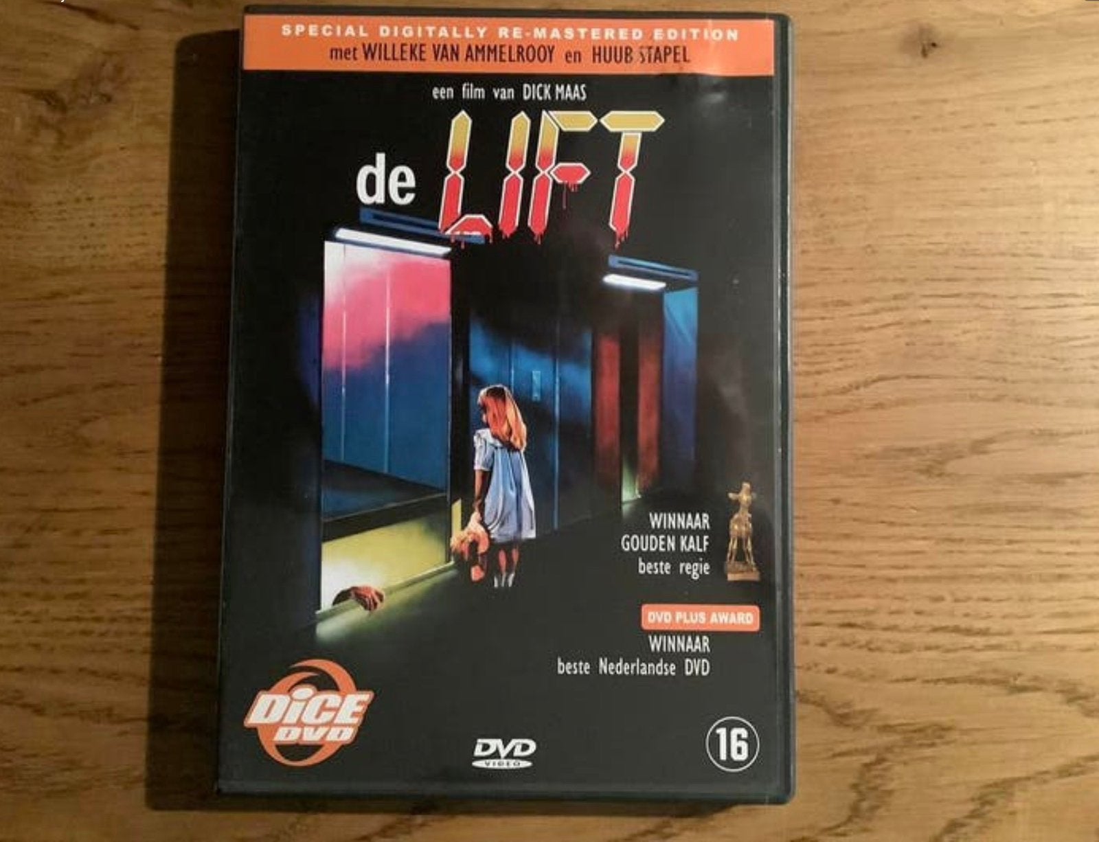 1). De Lift, met o.a. Huub Stapel, Willeke van Ammelrooy., Ophalen of Verzenden