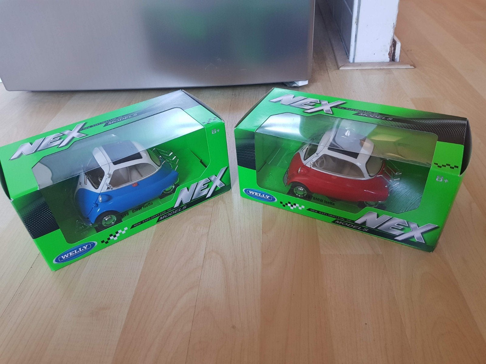 BMW Isetta 1:18 modelauto (blauw en rood), Verzenden, Nieuw