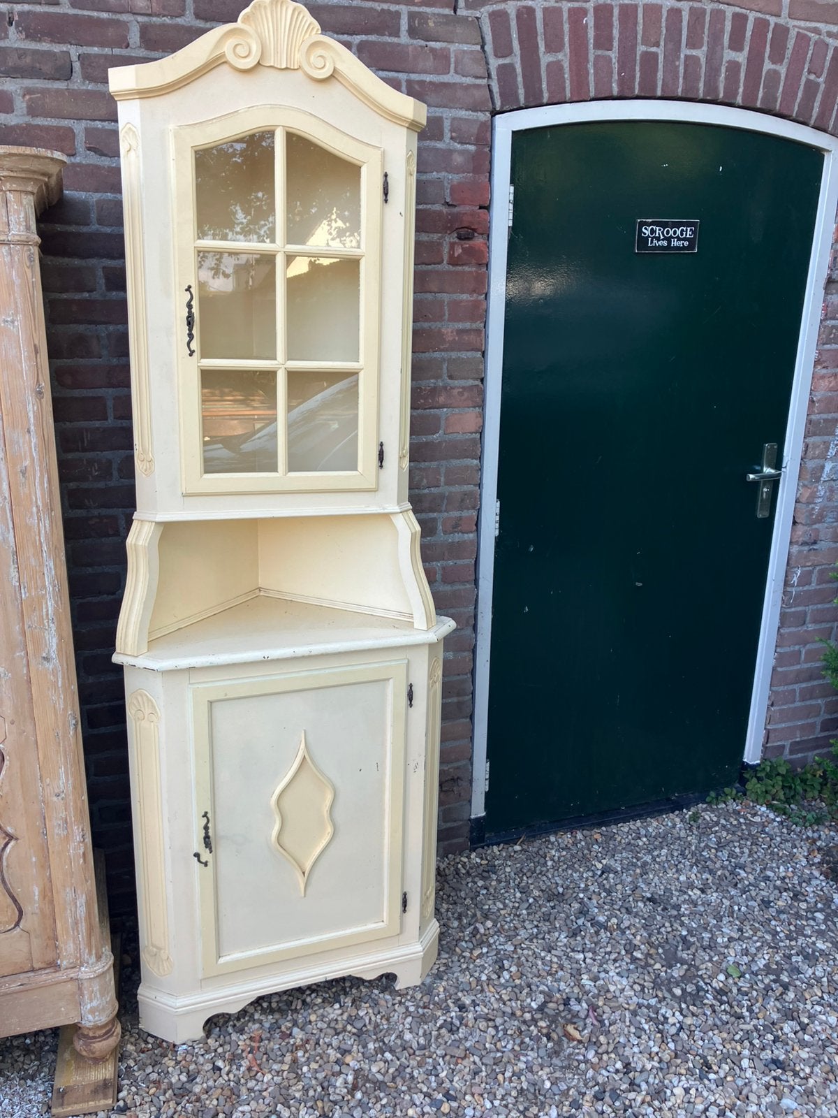 Brocante kast, Ophalen