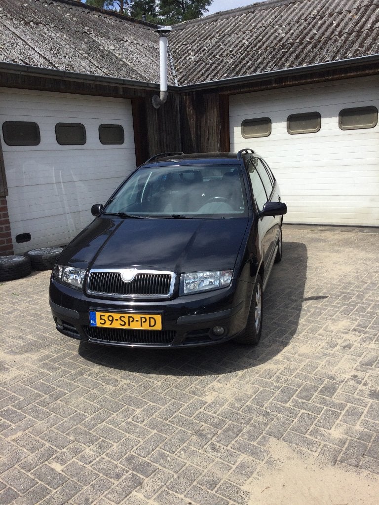 Skoda Fabia 1.4 Combi 74KW 2006 Zwart komt nieuwe APK op, Auto's, Voorwielaandrijving, Zwart, 4 cilinders, 100 pk