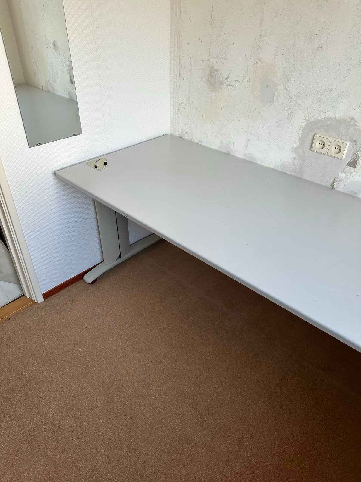 Ruim grijs bureau - 180x80 cm, Huis en Inrichting, Bureaus, Ophalen, Gebruikt, Grijs