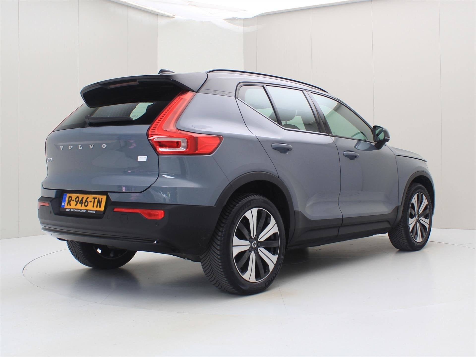 Volvo Xc40 RechargePure Electric Plus 231PK 94.3% SoH [ 19 I, Auto's, Volvo, Automaat, Stof, Gebruikt, 90 €/maand