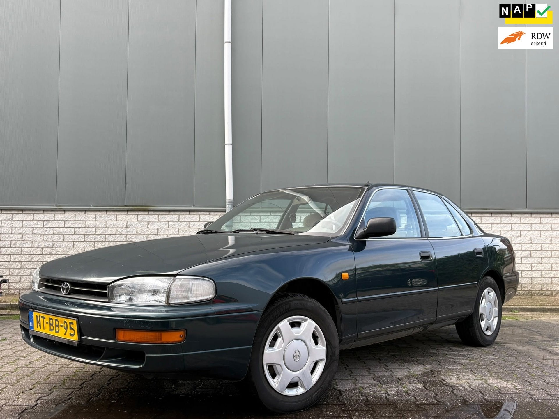 Toyota Camry 2.2i XL-Origineel Nederlands-Boekjes, Auto's, Gebruikt, Beige, 4 cilinders, Camry