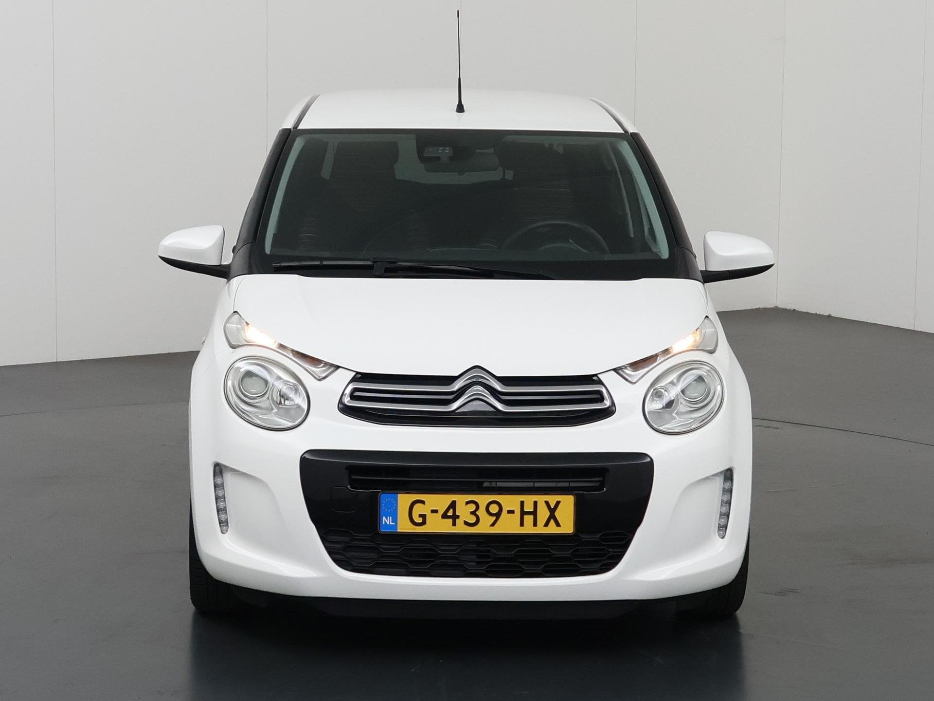 Citroen C1 1.0 VTi Shine | Navigatie | Stoelverwarming | Cli, Auto's, Stof, Gebruikt, Euro 6, 4 stoelen