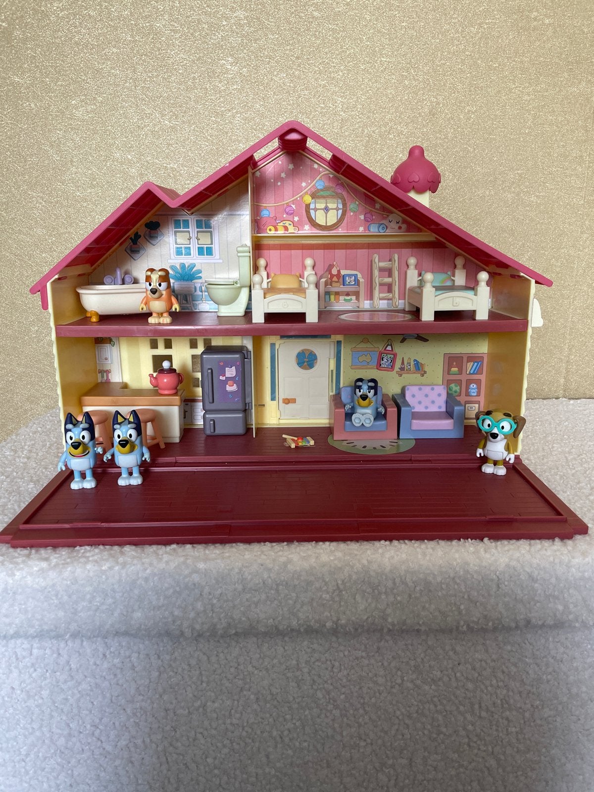 Bluey Poppenhuis met figuren en meubels, Kinderen en Baby's, Ophalen, Zo goed als nieuw, Poppenhuis