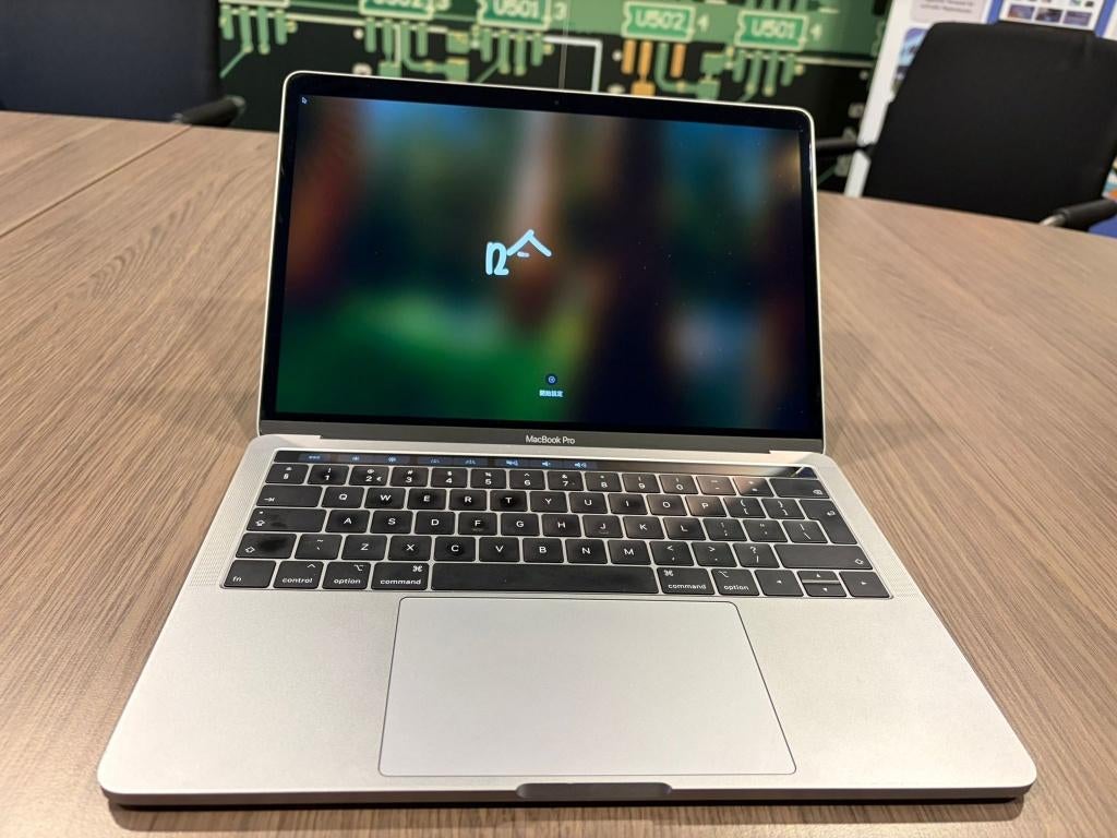 MacBook Pro 13” (2018) Touch Bar  Space Gray 256GB 8GB RAM, MacBook Pro, 256 GB, 2 tot 3 Ghz, Qwerty