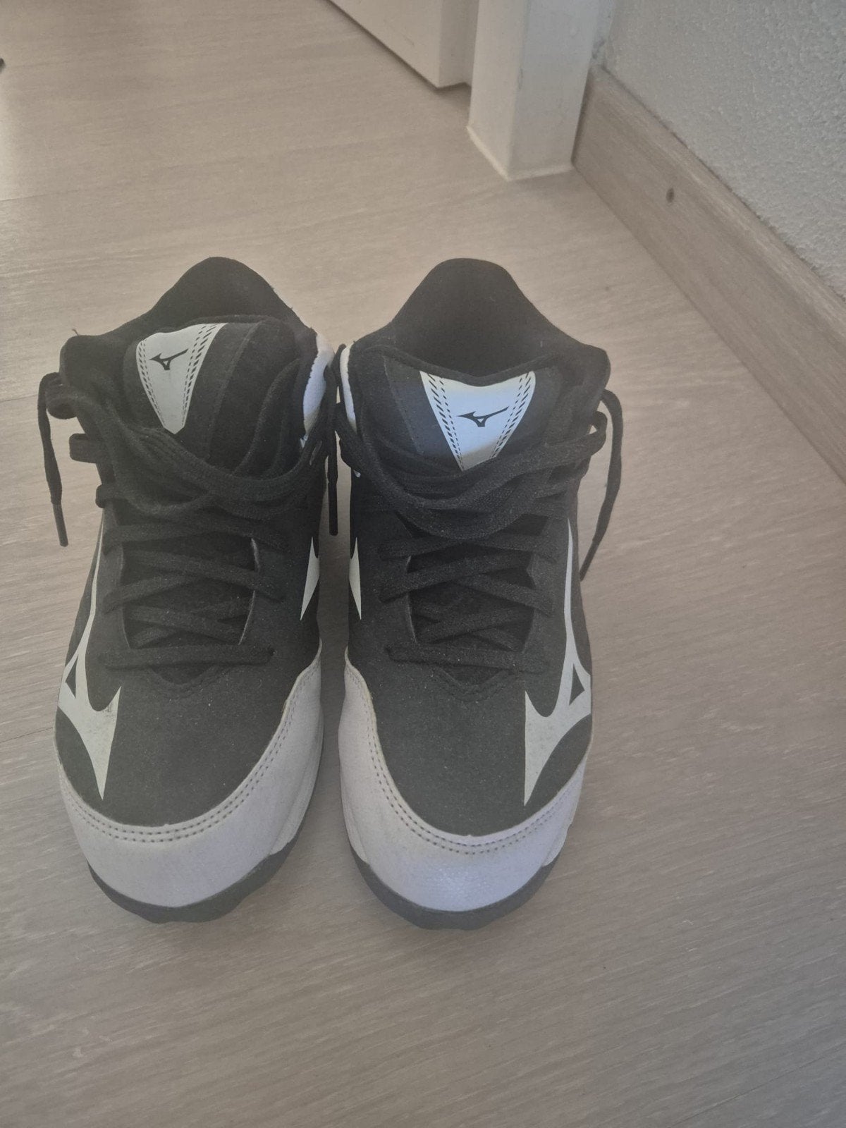 Kunstgrasschoenen, Sport en Fitness, Ophalen, Zo goed als nieuw, Schoenen
