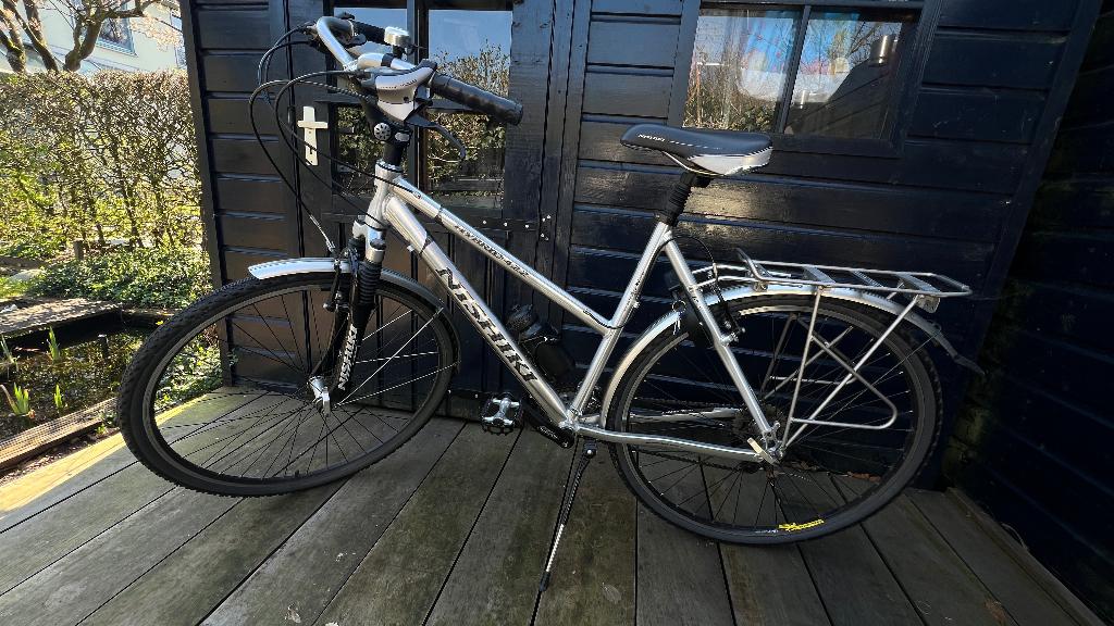 Nishiki hybride cross sportfiets (altijd binnen gestaan), Zo goed als nieuw, 53 tot 57 cm, Ophalen, Overige merken