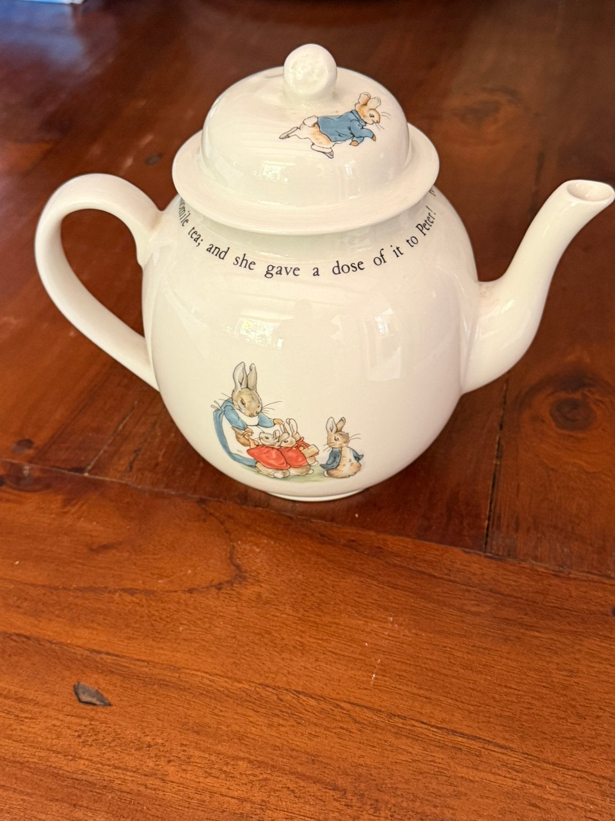 Wedgwood PETER RABBIT theepot, Ophalen of Verzenden, Zo goed als nieuw, Porselein, Overige typen