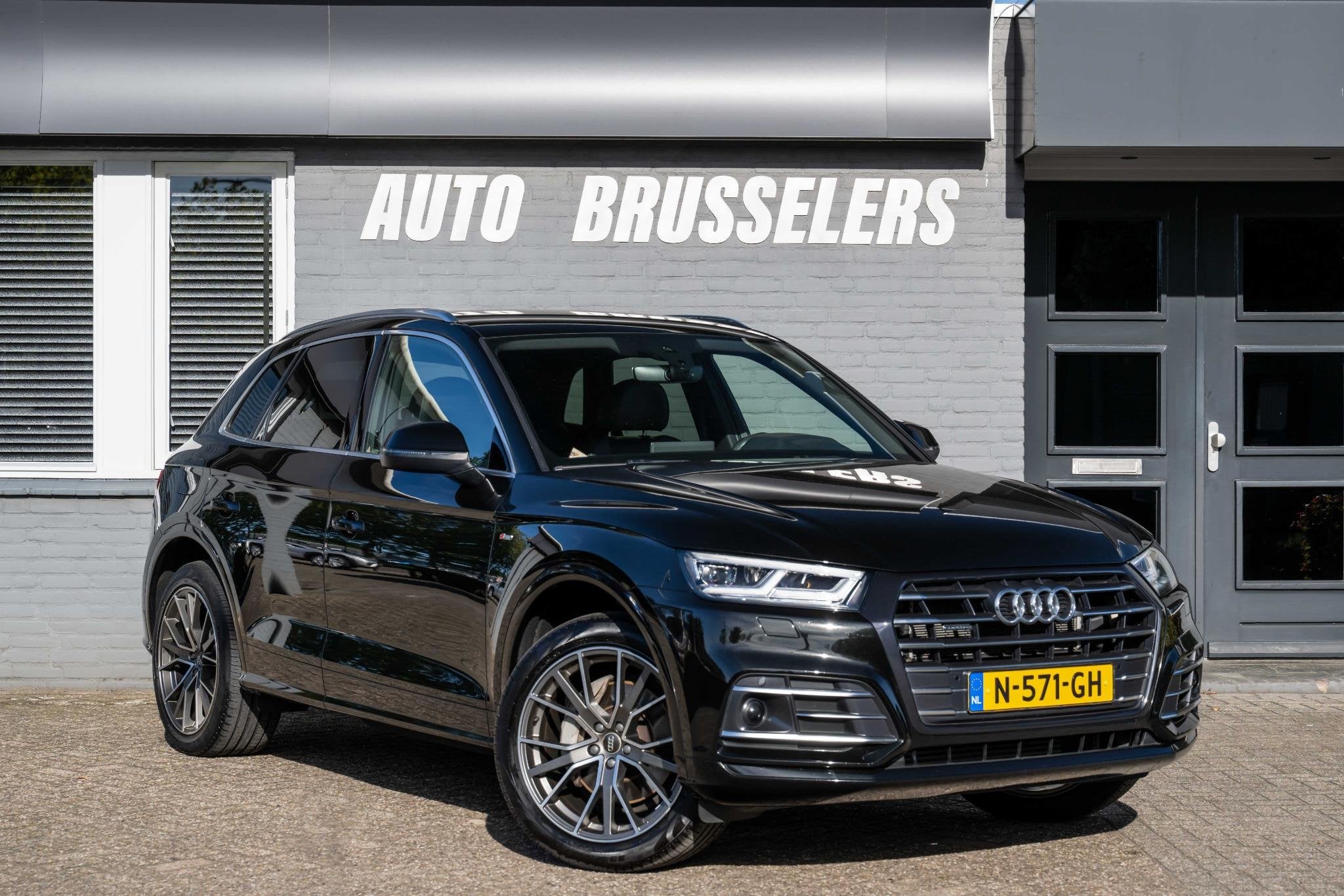 Audi Q5 55 TFSI e quattro Competition Zeer nette staat deale, Auto's, Automaat, Dealer onderhouden, 4 cilinders, Zwart
