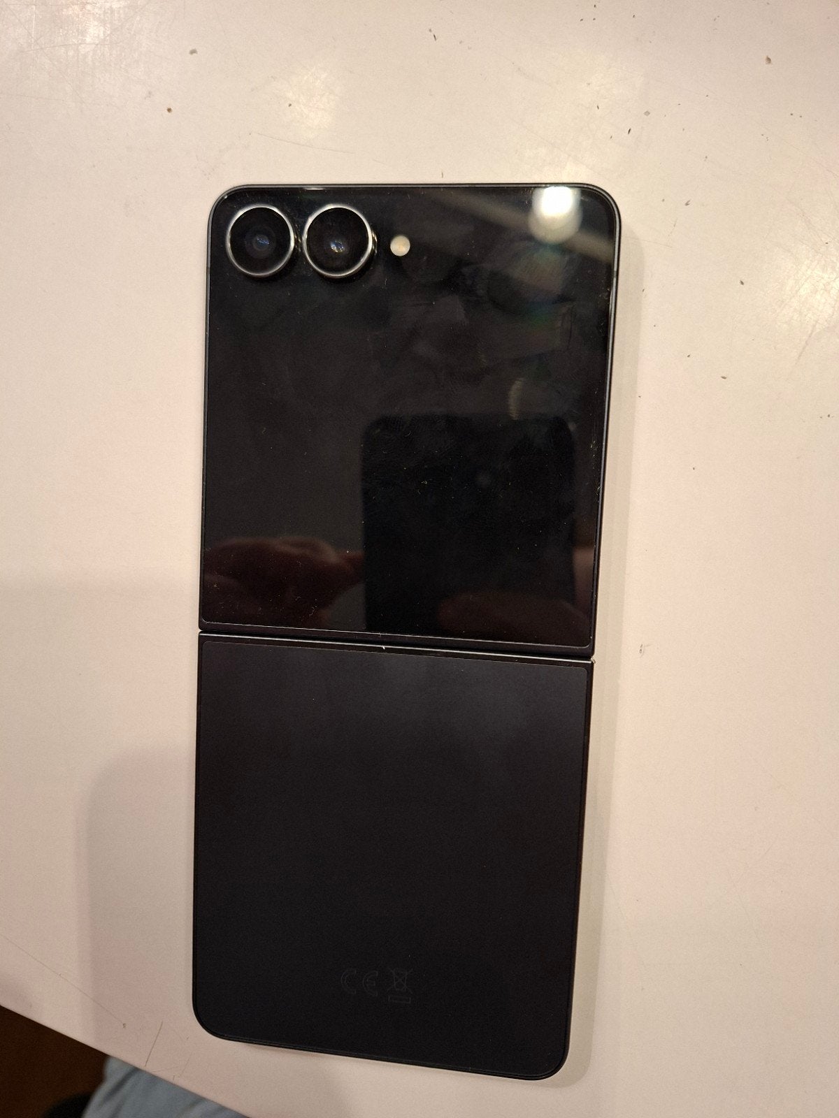 Samsung Z Flip 7 256GB - 100% batterijconditie