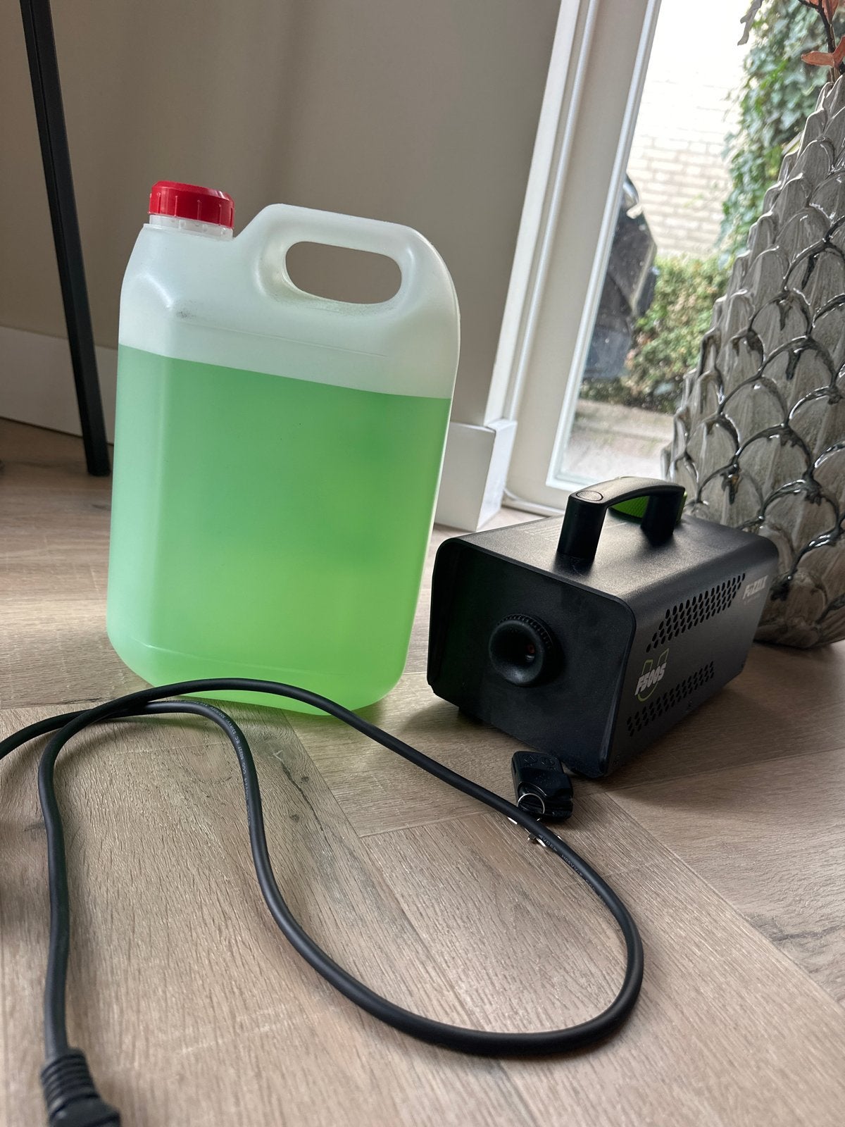 Fuzzix F500S Rookmachine met 5L Beamz Rookvloeistof, Ophalen of Verzenden, Zo goed als nieuw, Rookmachine