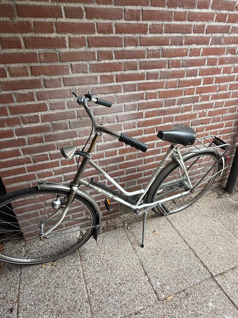 Gratis ophalen: Gazelle fiets, Fietsen en Brommers, Fietsen | Dames | Sportfietsen en Toerfietsen, Ophalen, Gebruikt, Minder dan 10 versnellingen