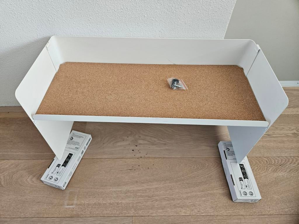 Bureauplank, bureau opbouw, bureau scheiden ikea, Huis en Inrichting, Woonaccessoires | Wandplanken en Boekenplanken, Ophalen