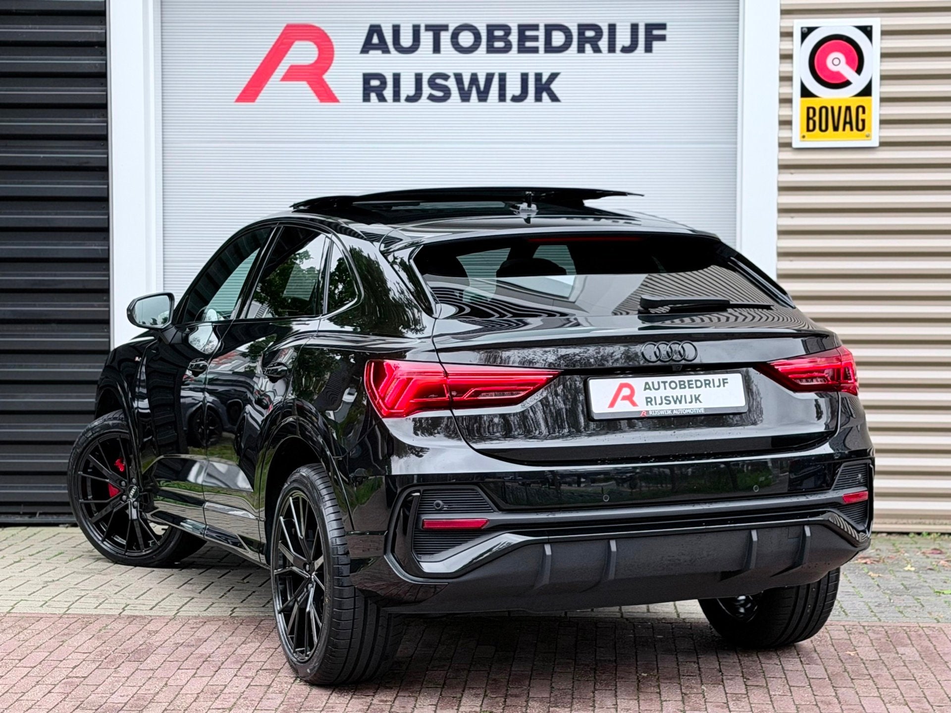 Audi Q3 SPORTBACK 35 TFSI S Edition Competition Pano/Sfeer/K, Auto's, Euro 6, 4 cilinders, Alcantara, Zwart