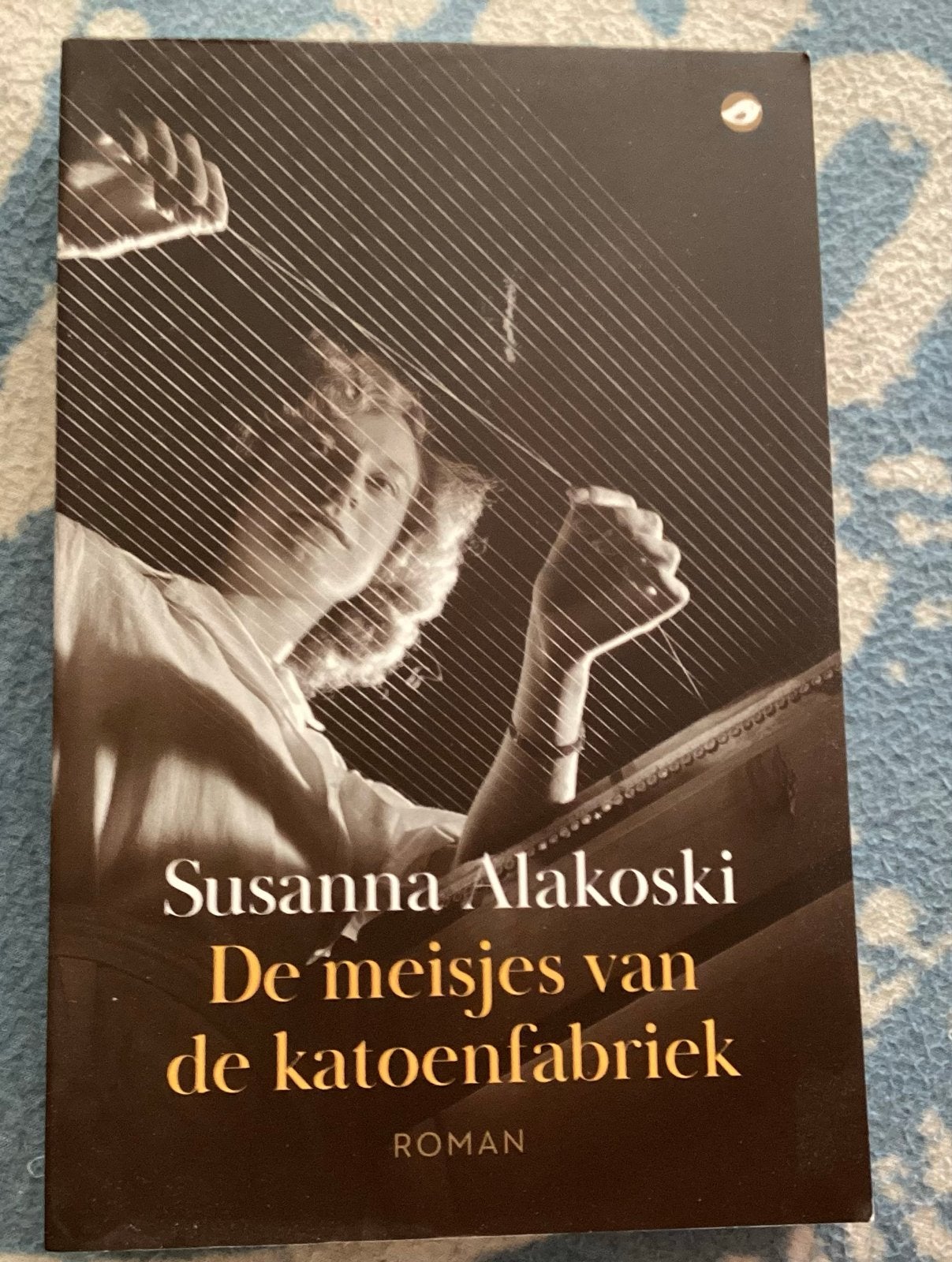 De meisjes van de katoenfabriek - Susanna Alakoski, Ophalen of Verzenden, Nieuw, Europa overig