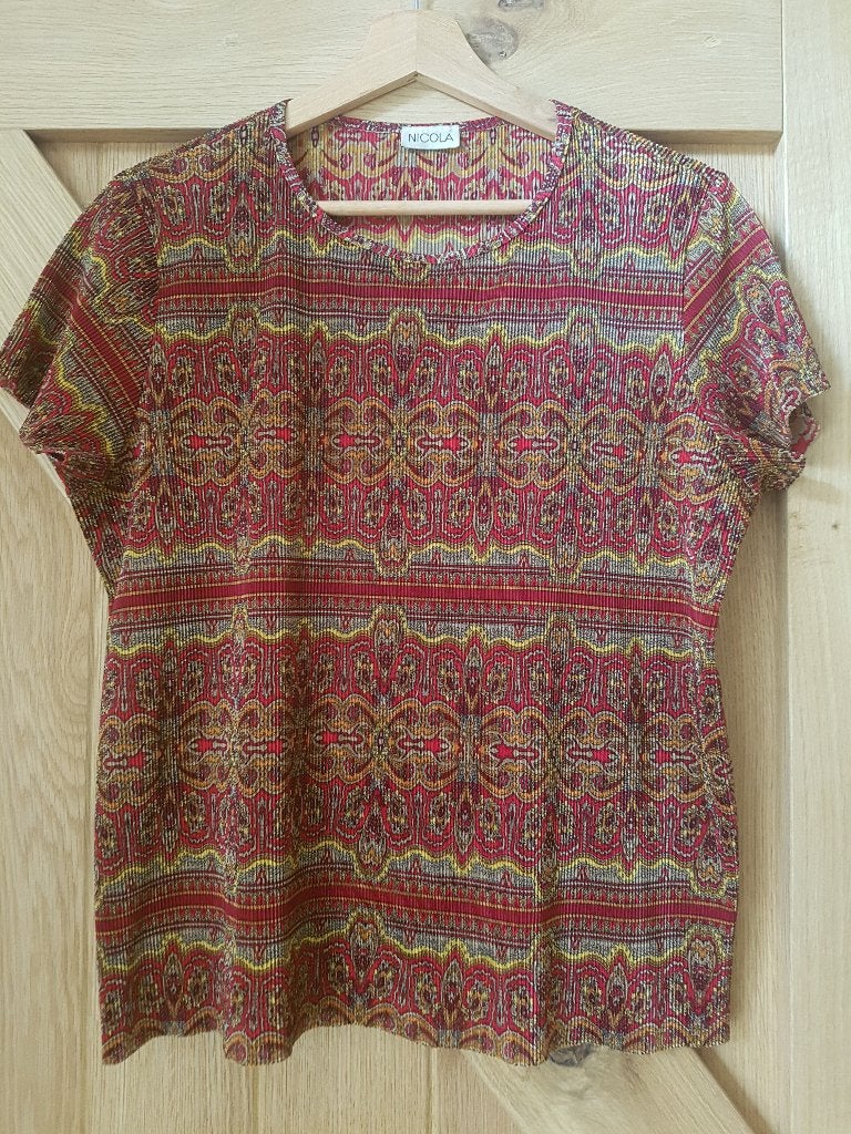 Top, maat XL Donker rood patroon Stretch stof Borst 110cm, Maat 46/48 (XL) of groter, Nieuw, Ophalen of Verzenden, Zonder mouw
