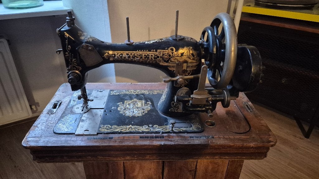 Kayser antiek naaimachine, Ophalen