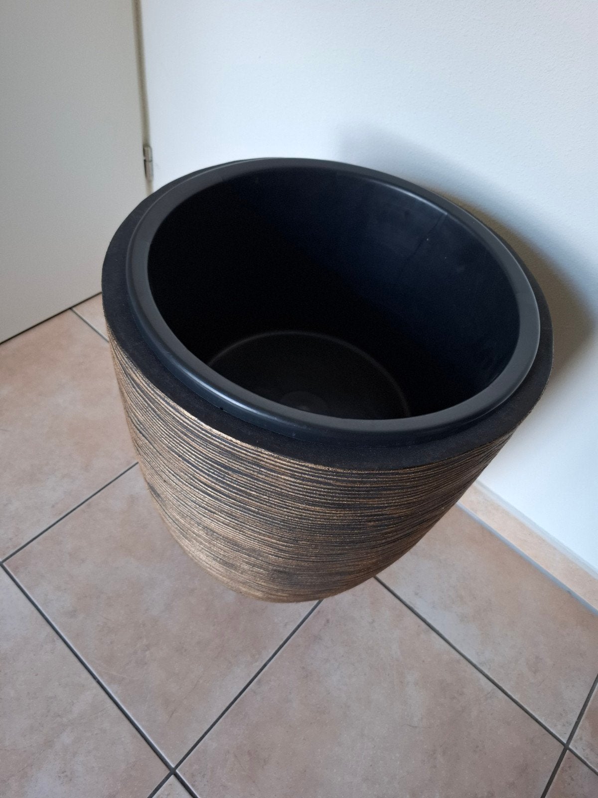 Bloempot Zwart/Goud 60cm - Zo goed als nieuw, Ophalen, Kunststof, 40 cm of meer, Rond
