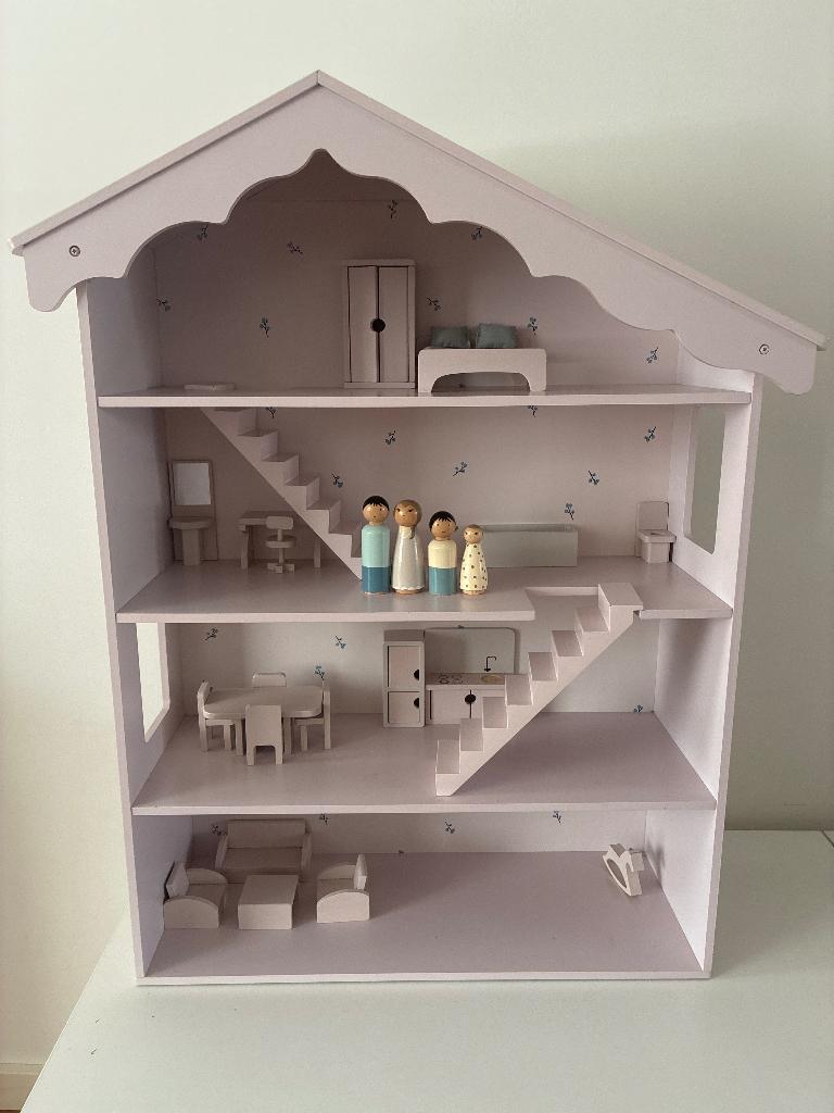 Poppenhuis Petite Amélie incl. Poppen en meubels, Ophalen of Verzenden, Gebruikt, Meubelstuk of Keukentje
