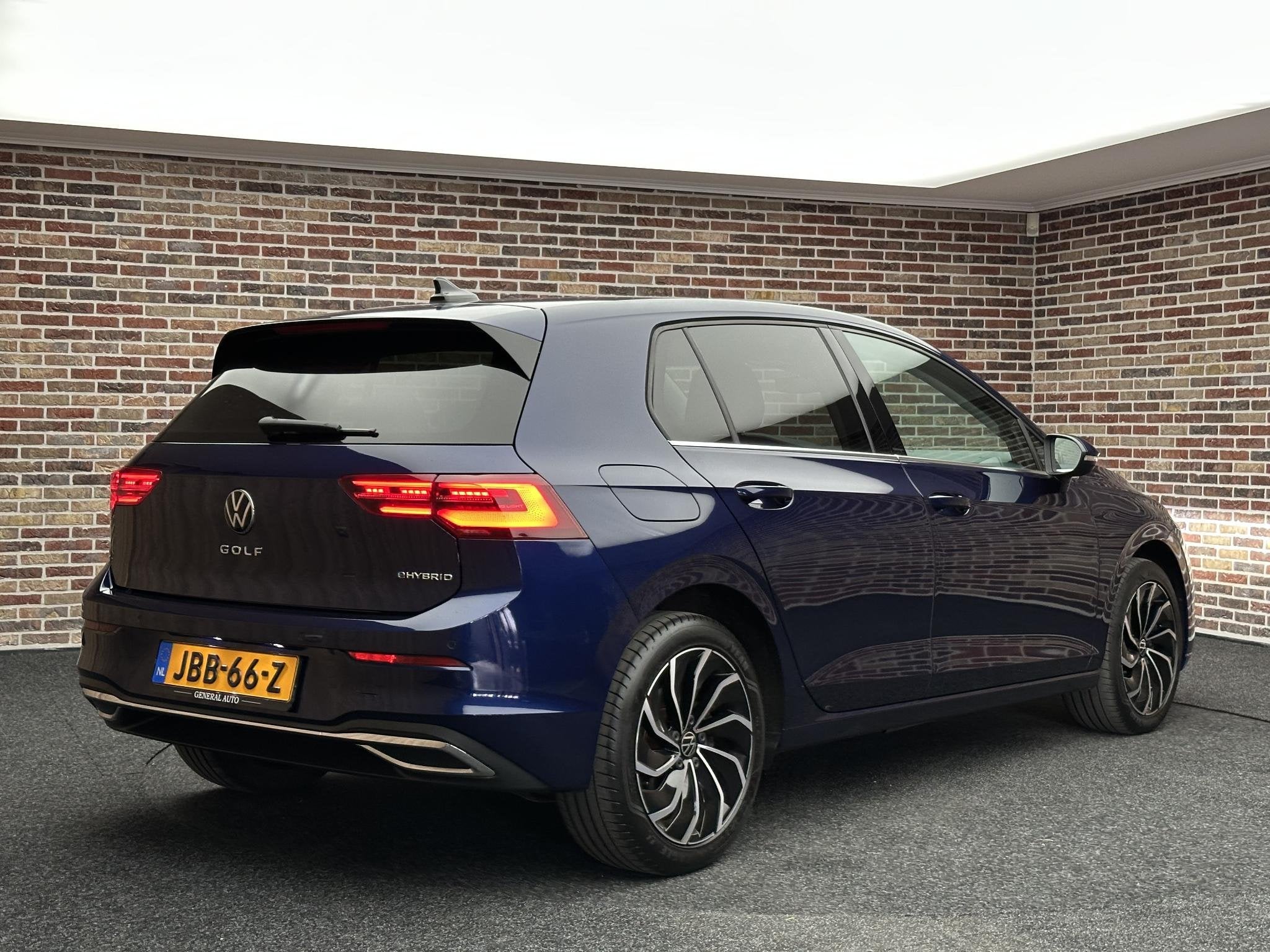 Volkswagen Golf 1.4 eHybrid Style | IQ Light| Memory| CarPla, Auto's, 1490 kg, Gebruikt, Euro 6, Blauw