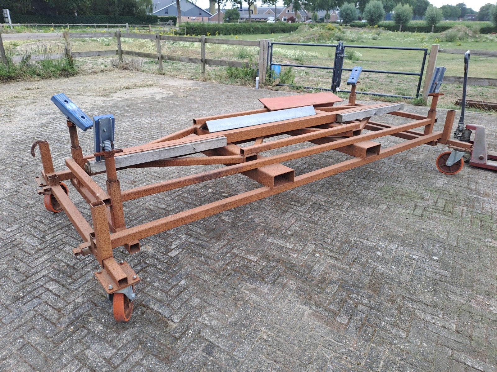 Multifunctionele botenbok 2500kg met zwenkwielen en kokers, Watersport en Boten, Accessoires en Onderhoud, Ophalen, Gebruikt, Onderhoud en Reparatie