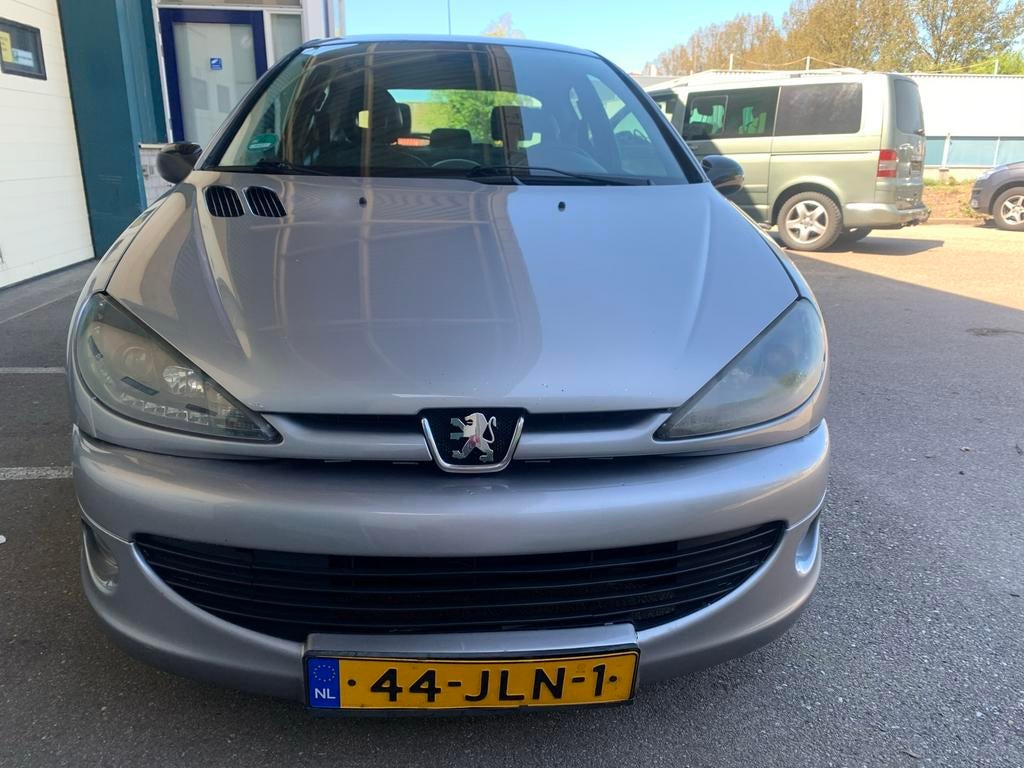 Peugeot 206 2.0 GTI 16V 3D 2001 Grijs, Auto's, Peugeot, 1025 kg, 136 pk, 40 €/maand, 4 cilinders