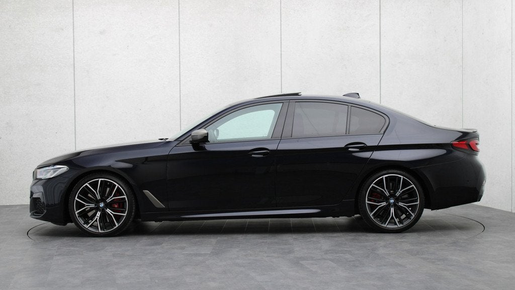 BMW 5 Serie M550i xDrive High Executive | Bowers & Wilkins |, 12 maanden, Gebruikt, 4395 cc, Bedrijf