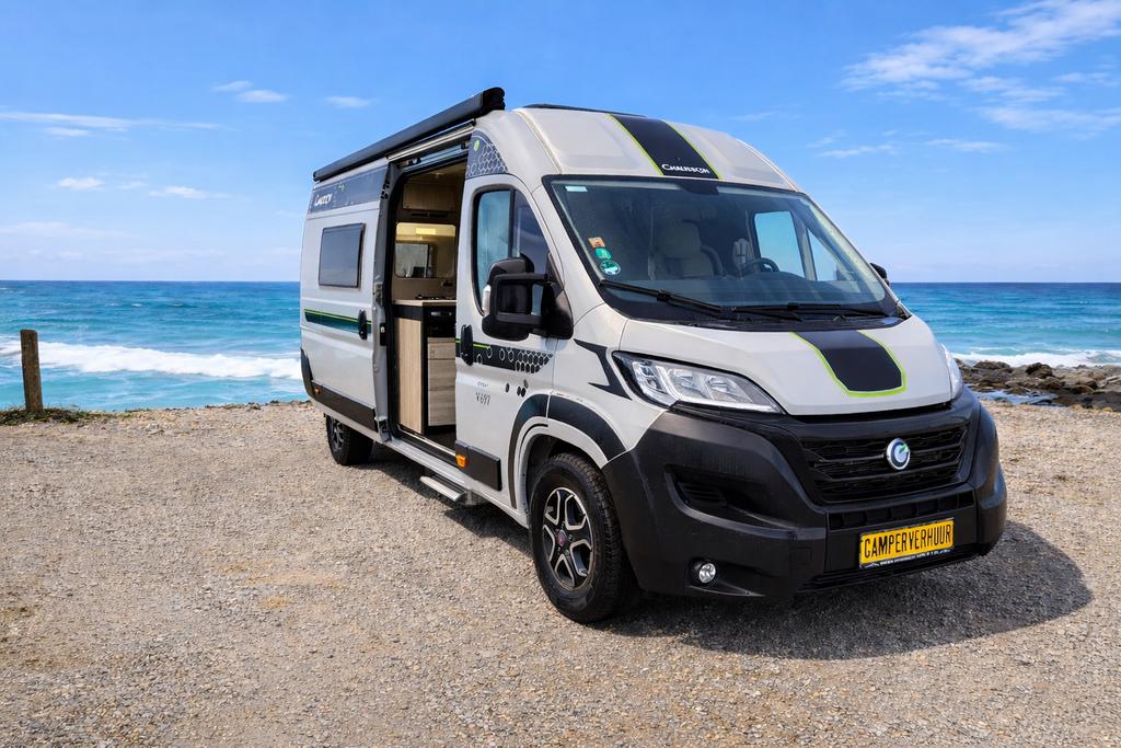 Te huur Chausson V697 Buscamper met Lengtebedden en Automaat, Caravans en Kamperen