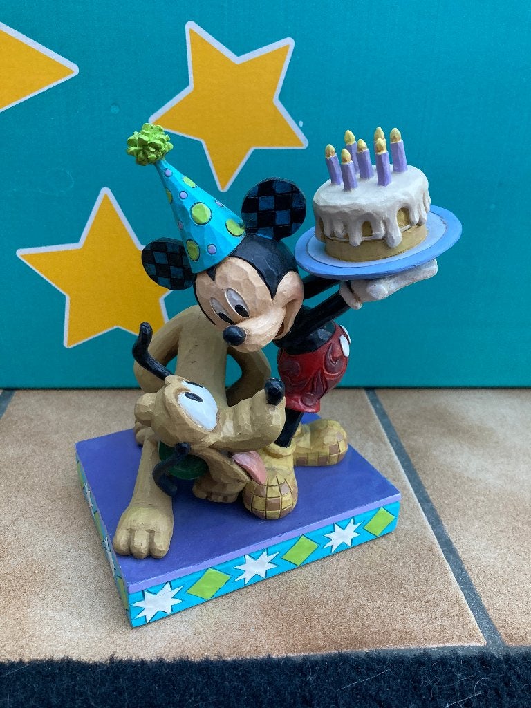 Nieuwe Disney traditions ' happy Birthday ' Mickey & pluto, Verzamelen, Ophalen of Verzenden, Mickey Mouse, Nieuw, Beeldje of Figuurtje