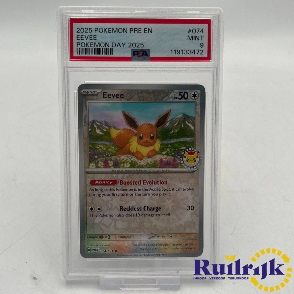 Eeevee Prismatic PSA 9 Pokemon Day 2025 Kaart, Zo goed als nieuw