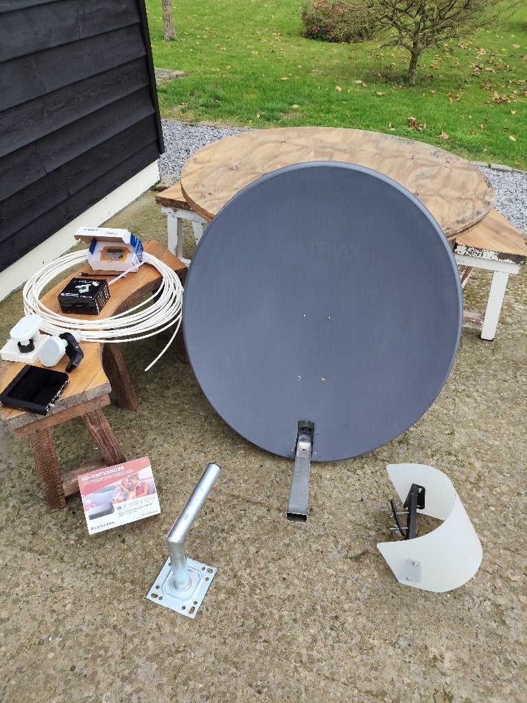 te koop compleet satelliet schotel set voor canal digital, Audio, Tv en Foto, Schotelantennes, Ophalen, Gebruikt, (Schotel)antenne-accessoires