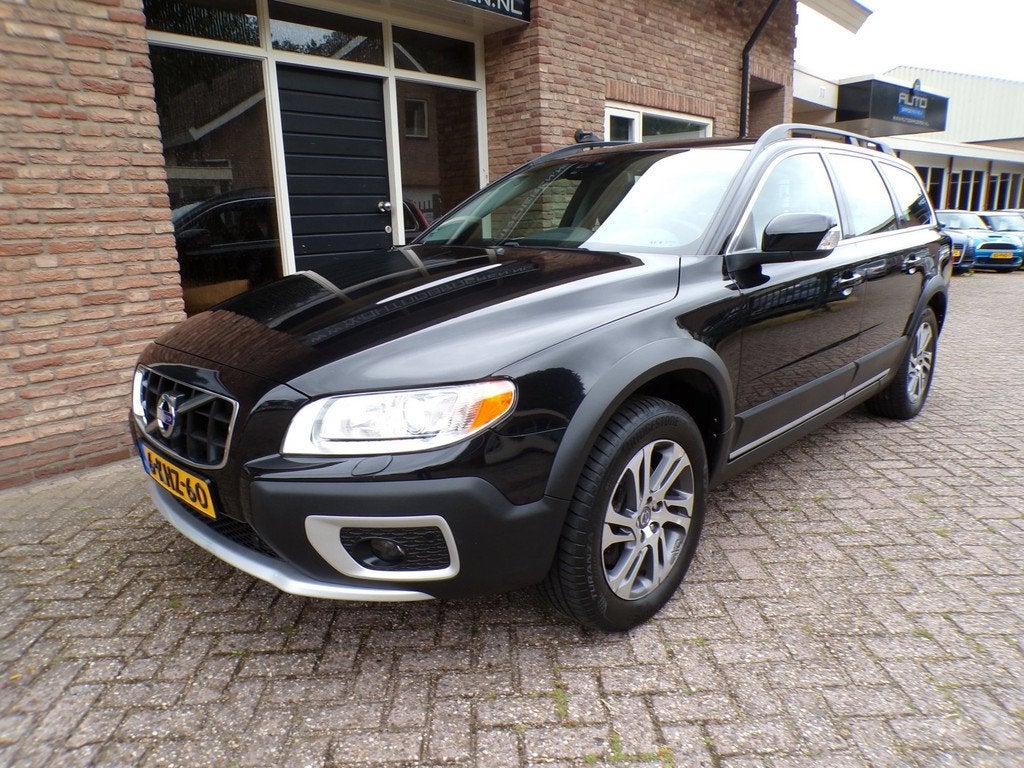 Volvo XC70 2.0 D3 FWD Summum Leder / Navi, Auto's, Volvo, Voorwielaandrijving, Euro 5, Gebruikt, Zwart