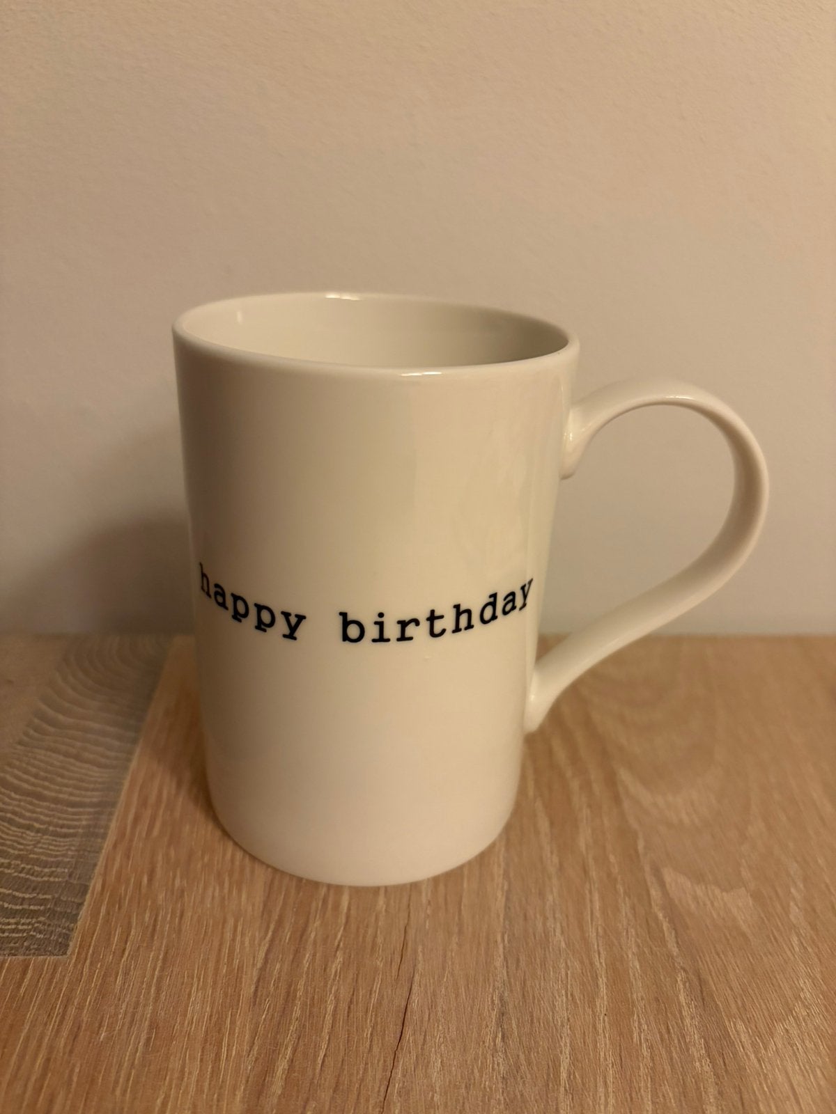 Serax Marie Michielssen Happy Birthday mok, Ophalen of Verzenden, Zo goed als nieuw, Overige stijlen, Kop(pen) en/of Schotel(s)