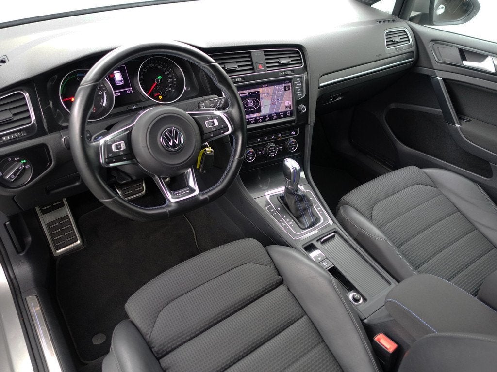 Volkswagen Golf 1.4 TSI GTE Highline Aut- Stoelmassage, Xeno, Gebruikt, 4 cilinders, Met garantie (alle), 1499 kg