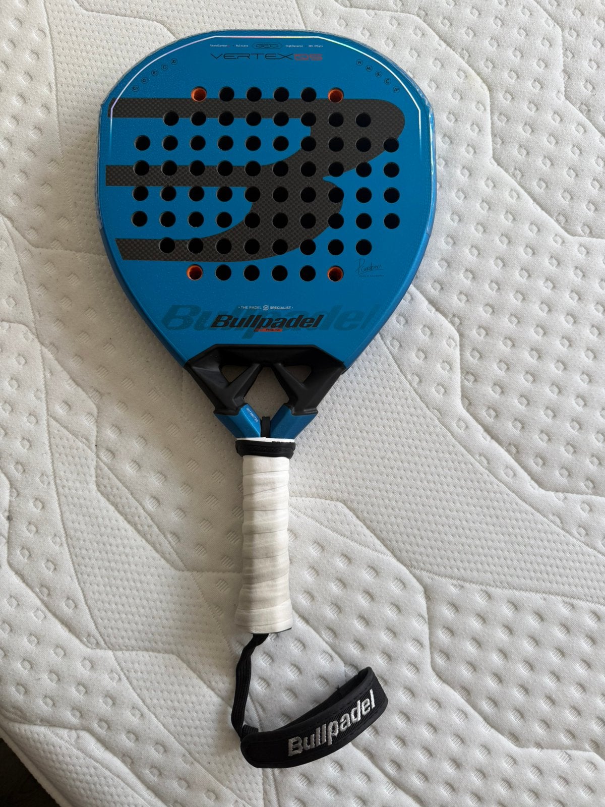 Bullpadel Vertex 05 Geo 2026, Sport en Fitness, Padel, Ophalen, Zo goed als nieuw