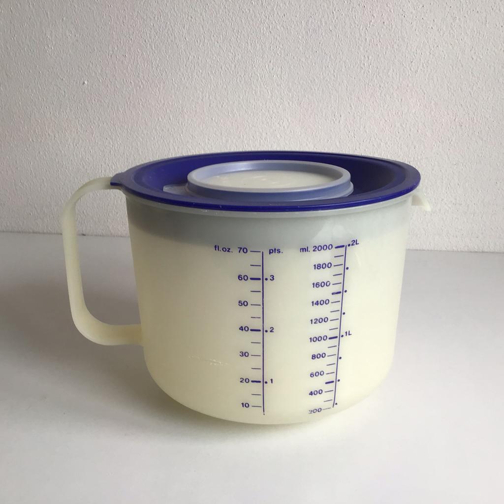 Tupperware mixerkom mix n meet mengkom maatbeker 2 liter, Huis en Inrichting, Keuken | Tupperware, Bak of Kom, Blauw, Wit, Ophalen of Verzenden