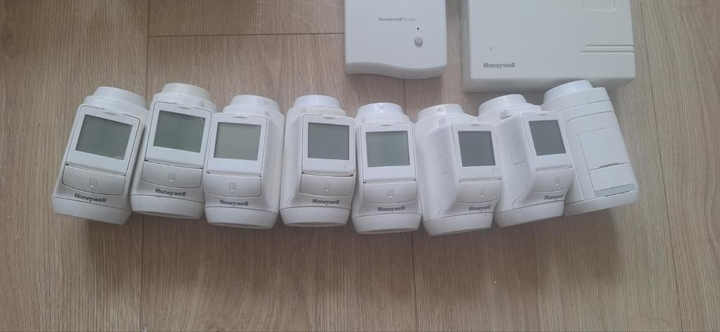 HONEYWELL EVOHOME HR92 DRAADLOZE RADIATORKNOPPEN!!, Doe-het-zelf en Verbouw, Verwarming en Radiatoren, Thermostaat, Minder dan 200 watt