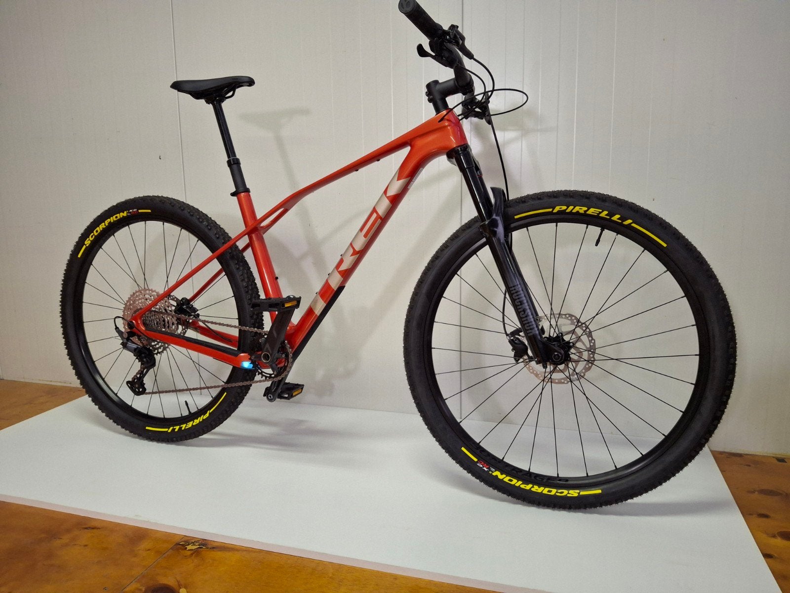 Nieuwe Trek procaliber 9.5 gen 3 mountainbike Maat L €1500, Ophalen