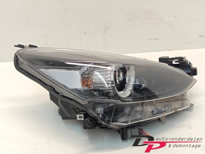 Koplamp rechts van een Mazda 2, Gebruikt, -, -, Ophalen of Verzenden