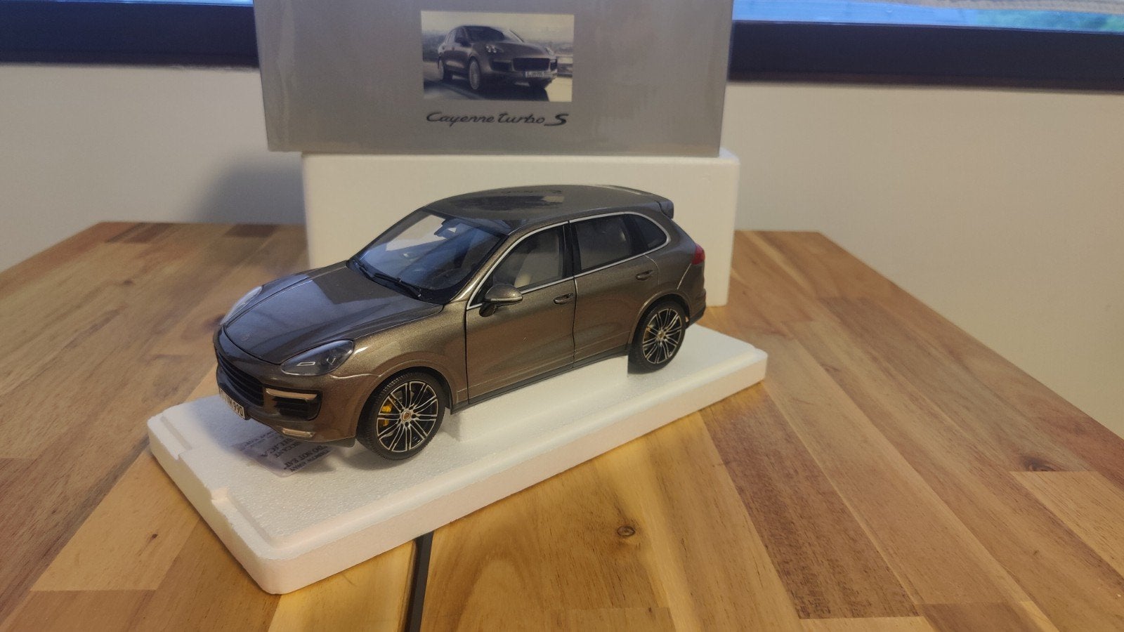 Porsche Cayenne Turbo S 1:18 minichamps, Hobby en Vrije tijd, Modelauto's | 1:18, Ophalen of Verzenden, Zo goed als nieuw, MiniChamps