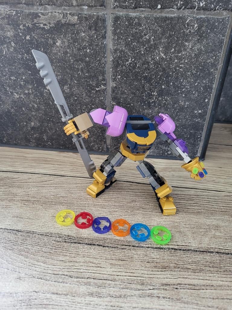 LEGO Marvel Thanos figuur met zwaard en Infinity Stones, Ophalen of Verzenden, Zo goed als nieuw