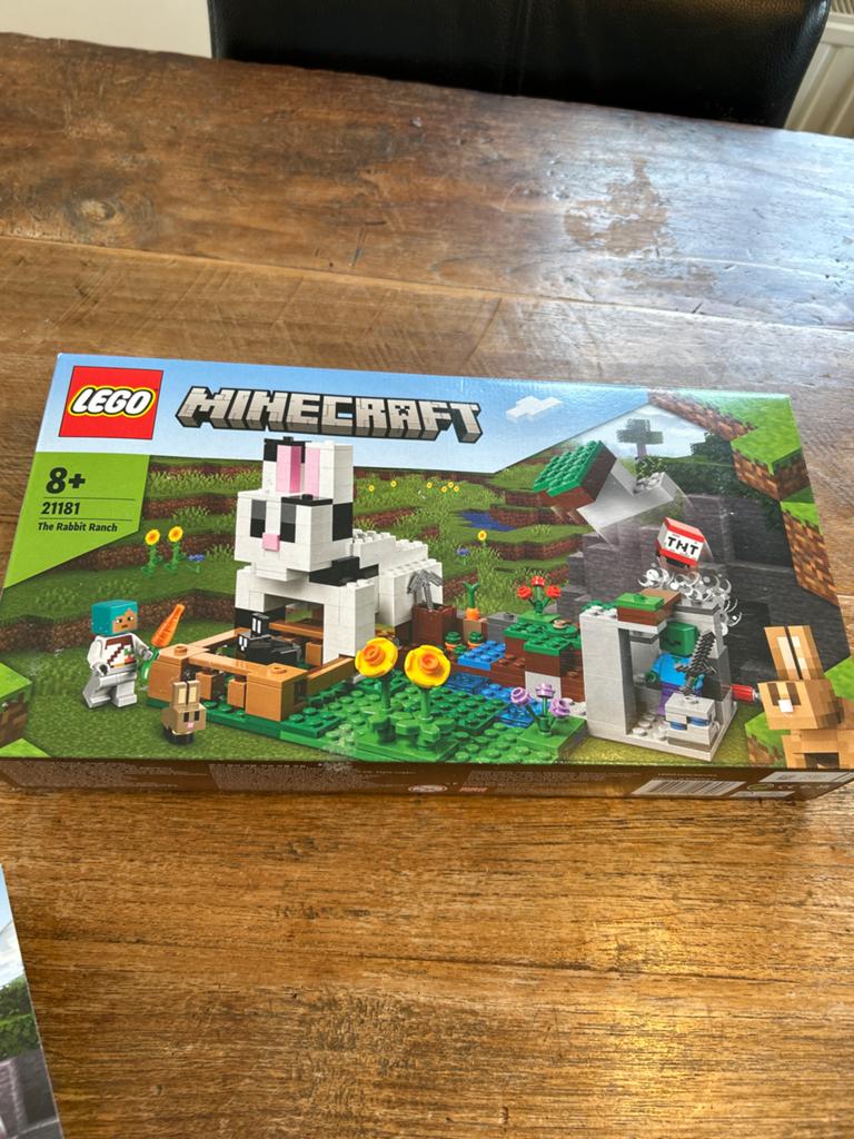 Lego Minecraft 21181 The Rabbit Ranch, Minecraft, Lego, Ophalen of Verzenden, Zo goed als nieuw