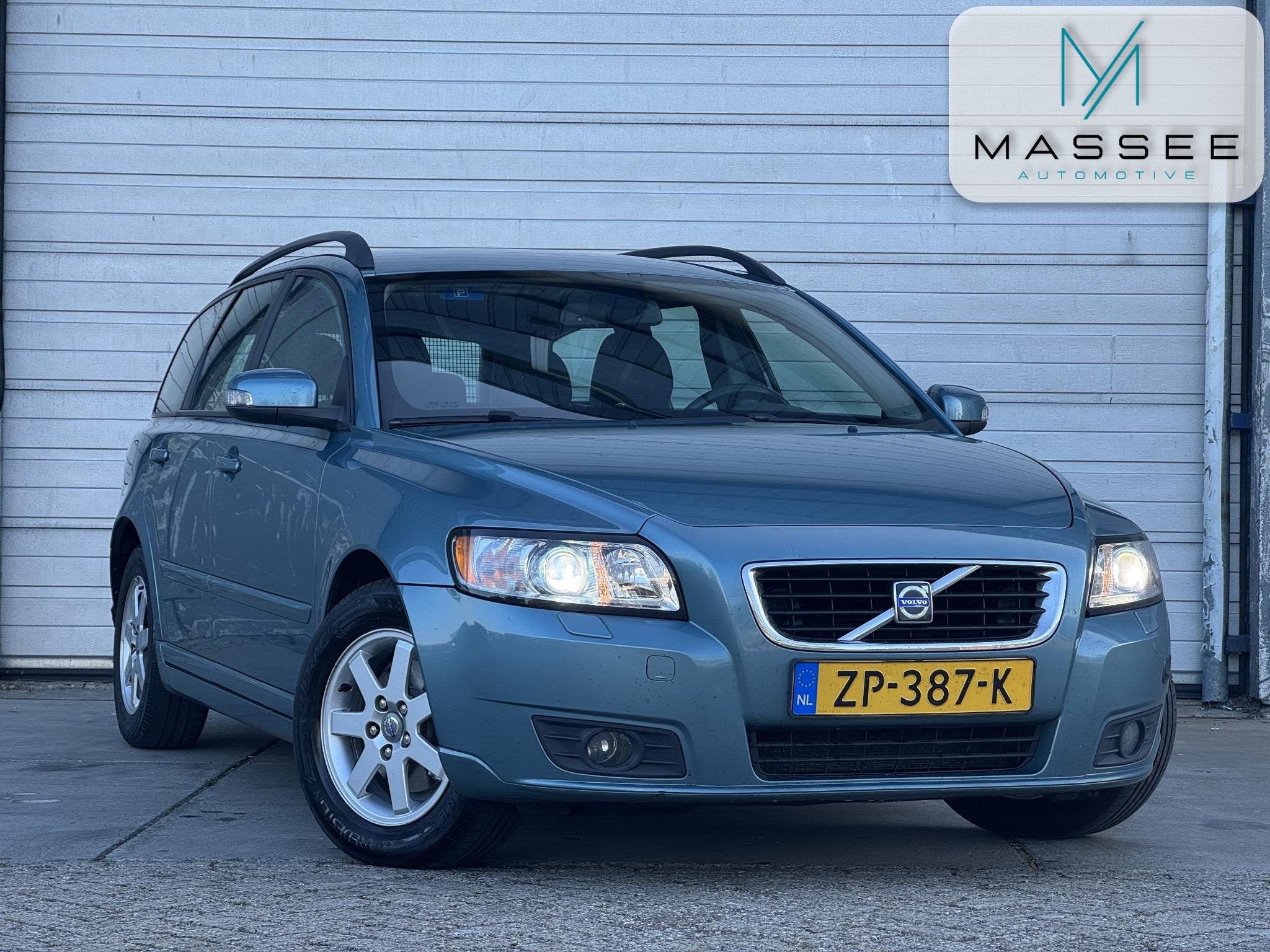 Volvo V50 1.8F NWE APK | ZEER NETJES | AIRCO, Voorwielaandrijving, Gebruikt, Zwart, Blauw