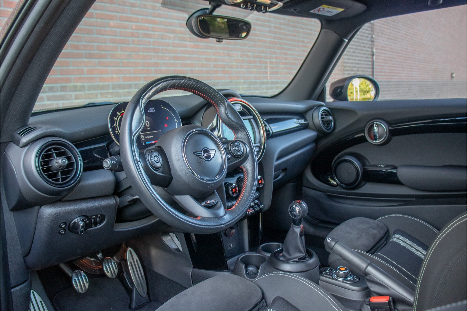 MINI Cooper 1.5 Dalston Edition, Origineel NL, John Cooper W, Auto's, Dealer onderhouden, 136 pk, Gebruikt, Alcantara