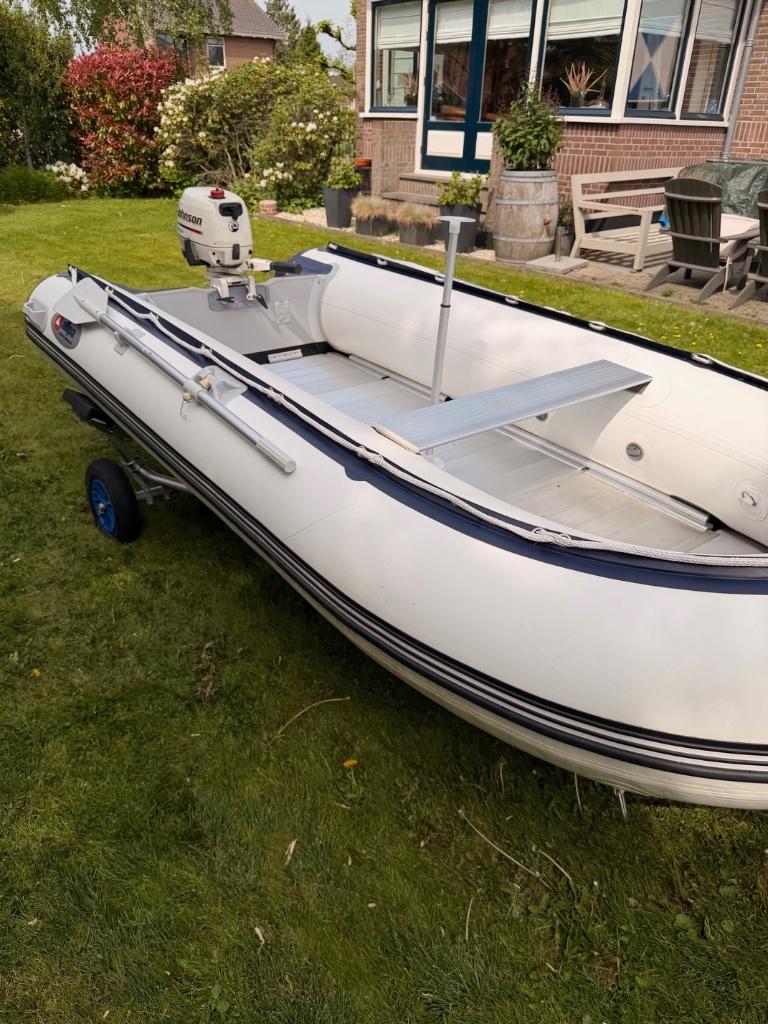 Allpa SENS 390 rubberboot met Johnson motor en strandkar, Watersport en Boten, Rubberboten, Aluminium, Zo goed als nieuw, Benzine