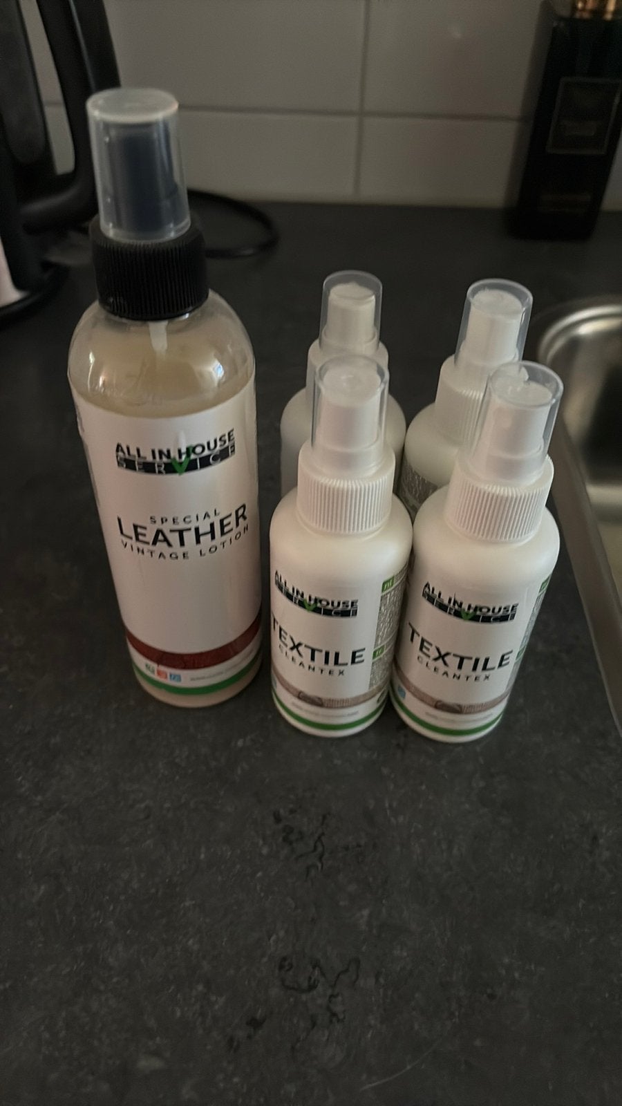 All in House Service: 4x textiel en 1x leer reiniger/lotion, Ophalen