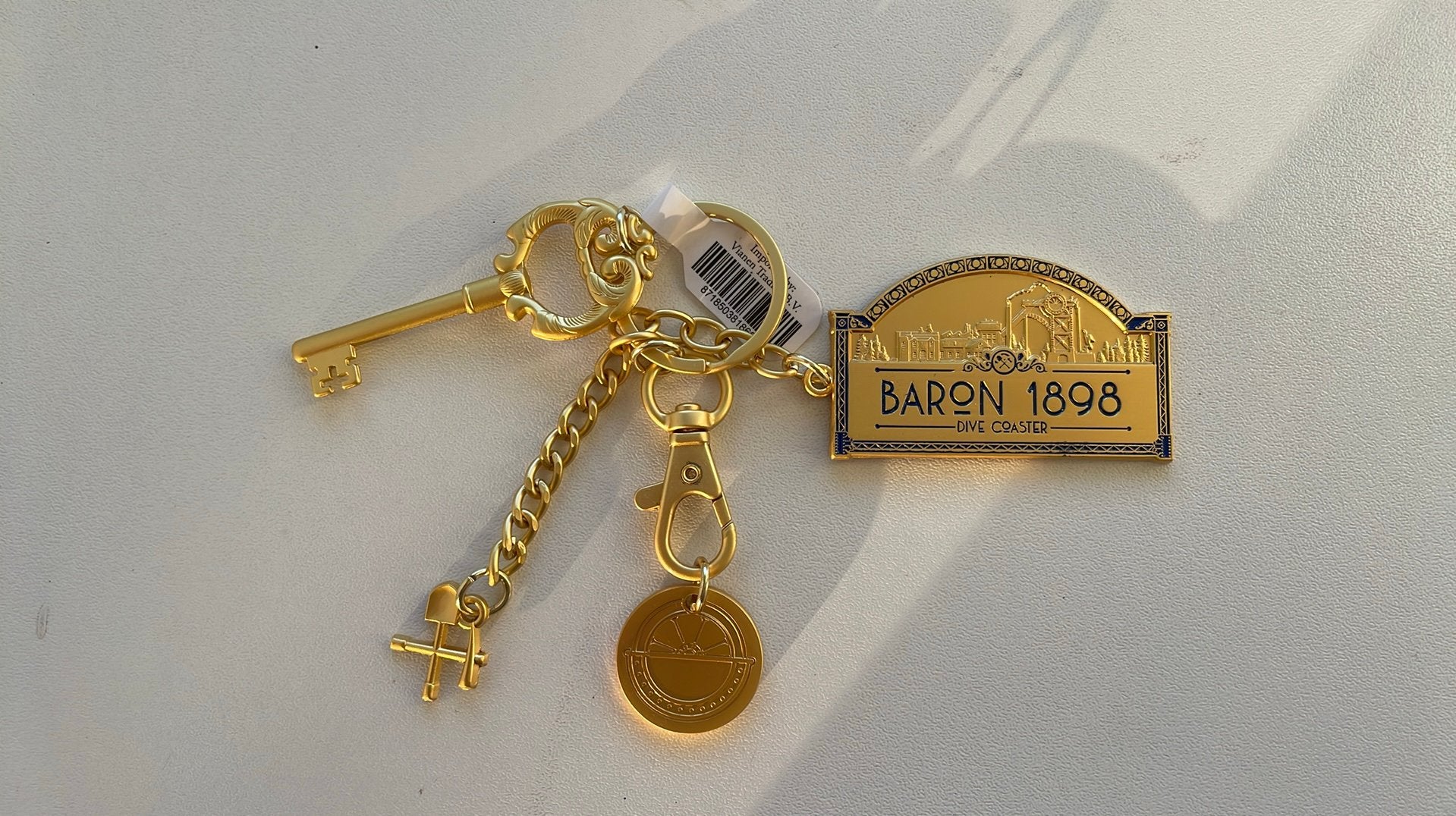 Efteling sleutelhanger Baron 1898, Ophalen of Verzenden, Nieuw, Button of Speldje