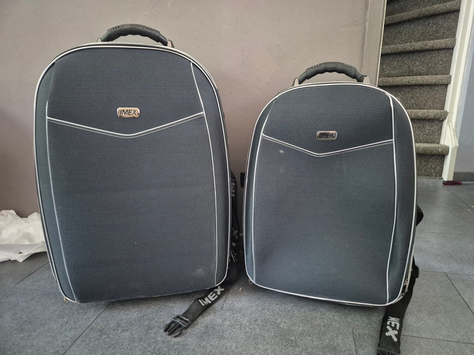 IMEX Reistassen Set - 2 Stuks, Donkergrijs, Ophalen of Verzenden, 30 cm of meer, Wieltjes, Minder dan 35 cm