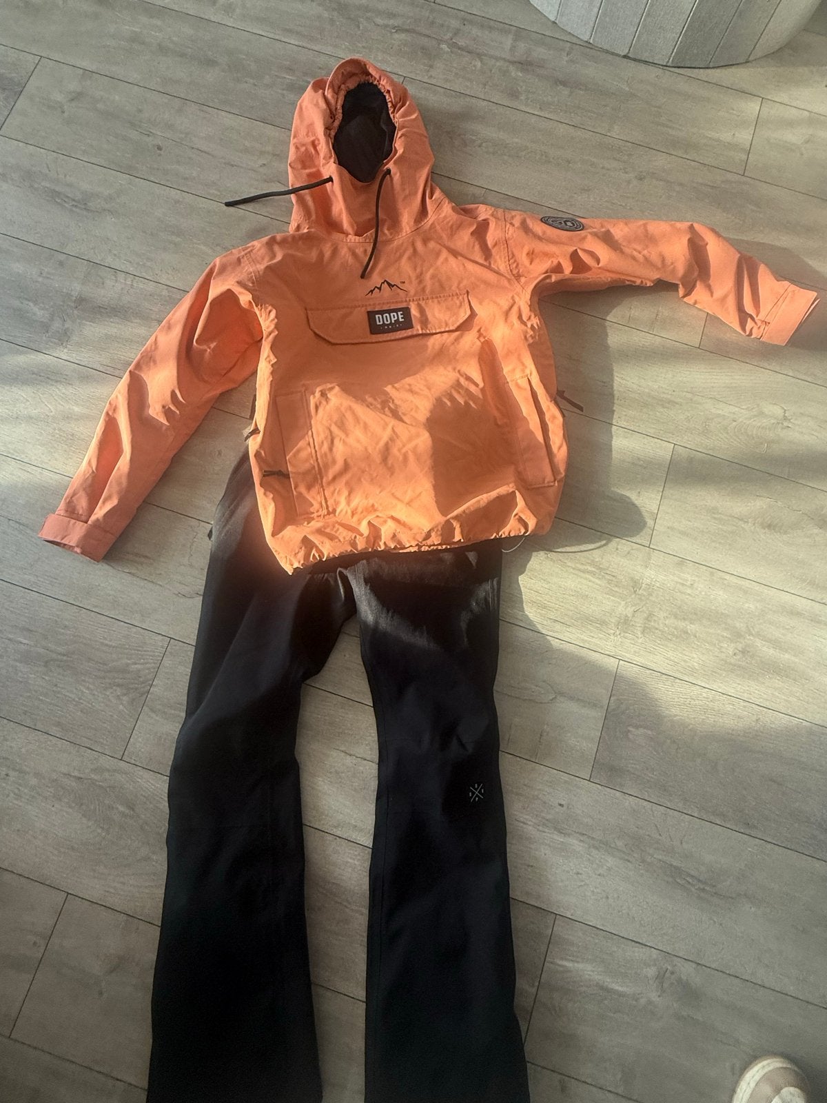 Dope Snow Ski/Snowboard Pak - Oranje Jas & Zwarte Broek, Ophalen of Verzenden, Zo goed als nieuw, Maat 36 (S), Pak